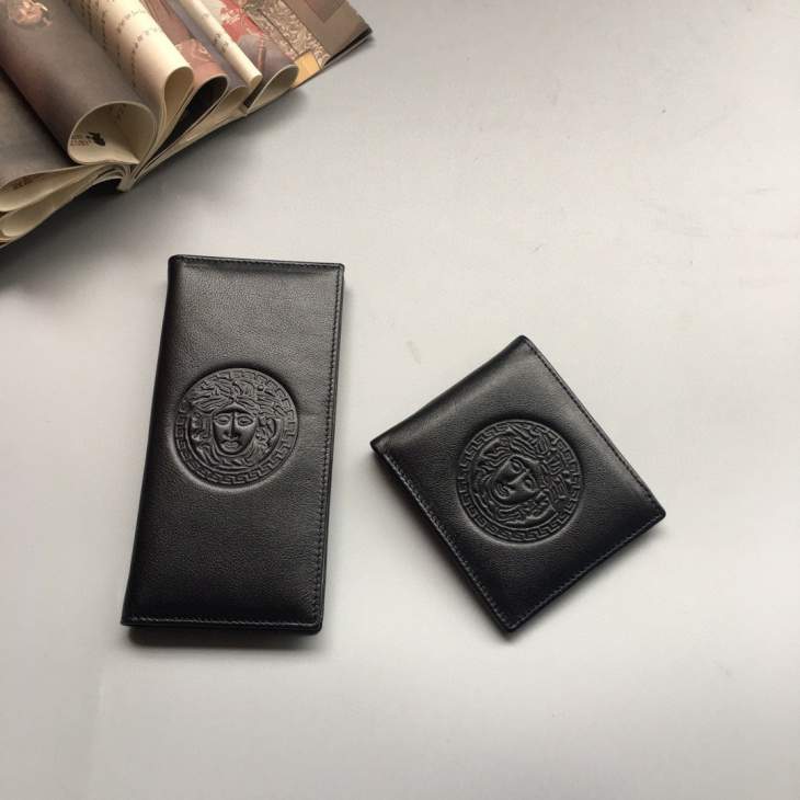 Picture of Versace Wallets _SKUfw83512329fw
